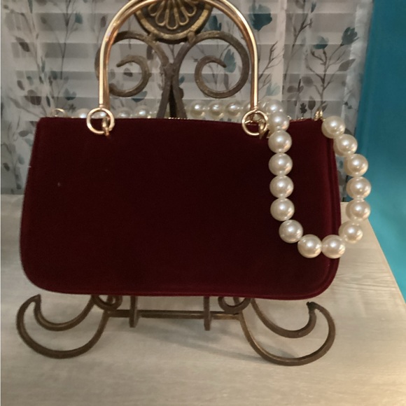 Gucci Red Mini Velvet Bag with Gold Clasp - Picture 10 of 15